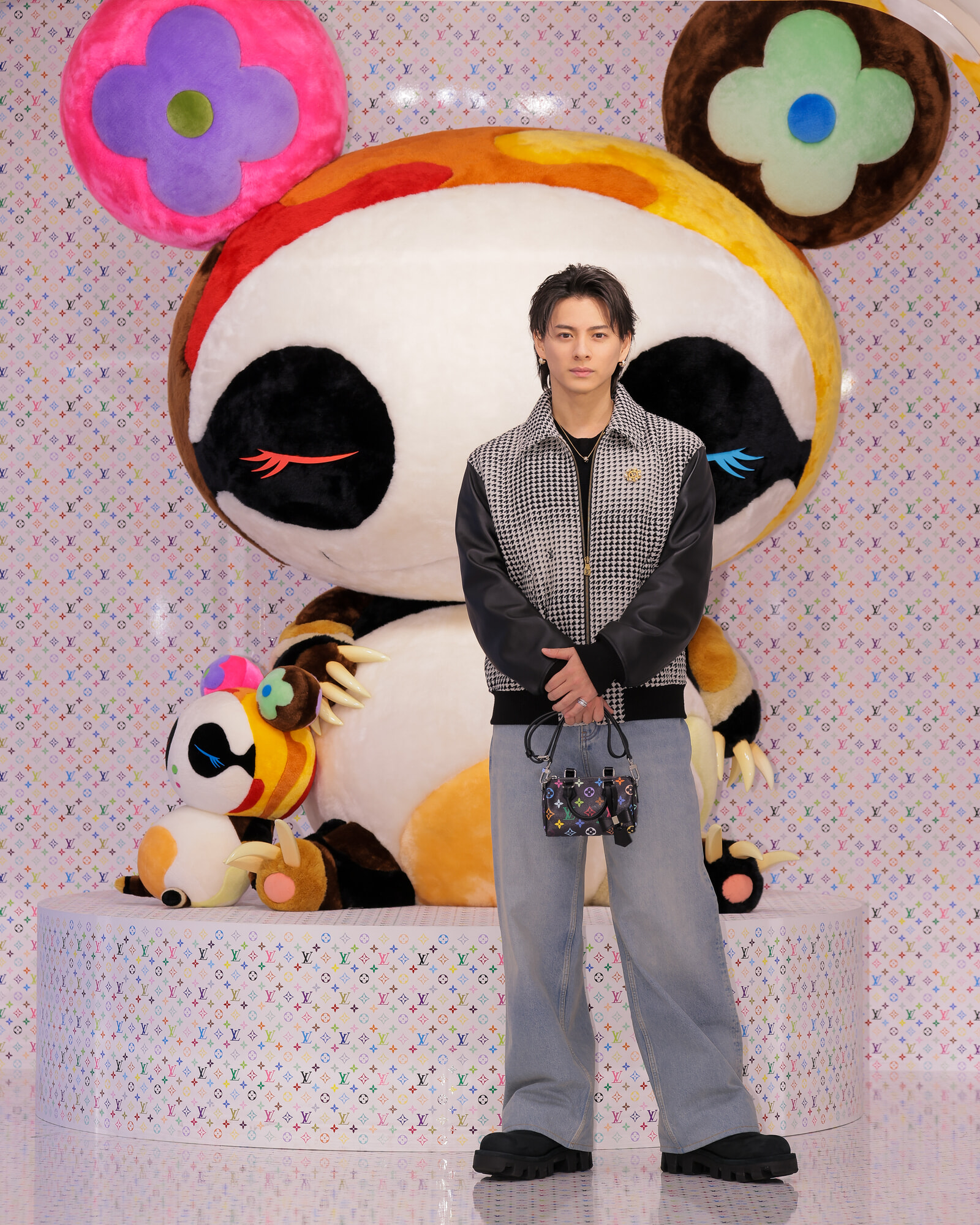 ルイ・ヴィトン × 村上隆 ポップアップストアにアンバサダーの広瀬すず